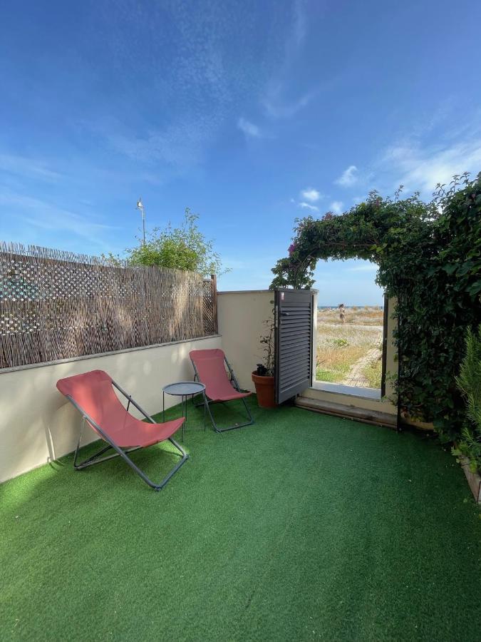 Beach Flat With Garden Castelldefels Dış mekan fotoğraf