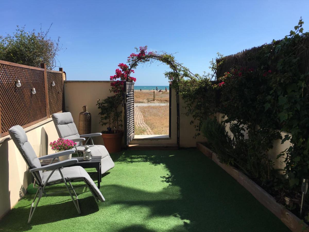 Beach Flat With Garden Castelldefels Dış mekan fotoğraf
